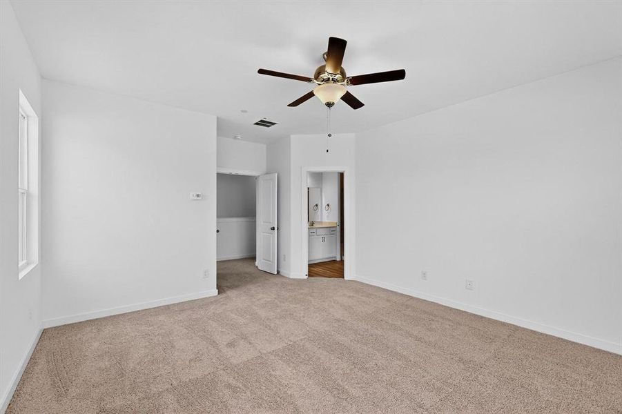 Spacious, unfurnished interior of a new home in Solterra Texas, Mesquite (Image 31).