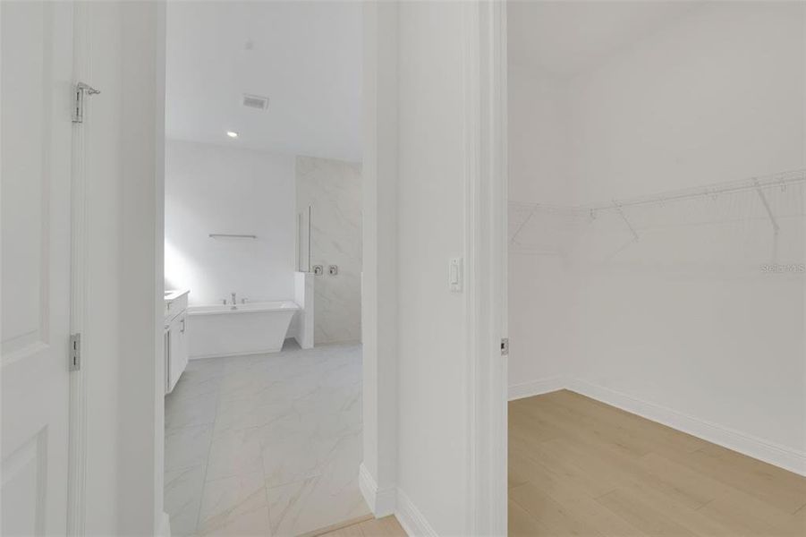 Spacious, unfurnished interior of a new home in Palms at Windermere, Windermere (Image 21).