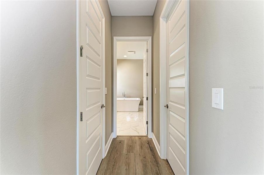 Spacious, unfurnished interior of a new home in North River Ranch, Parrish (Image 29).