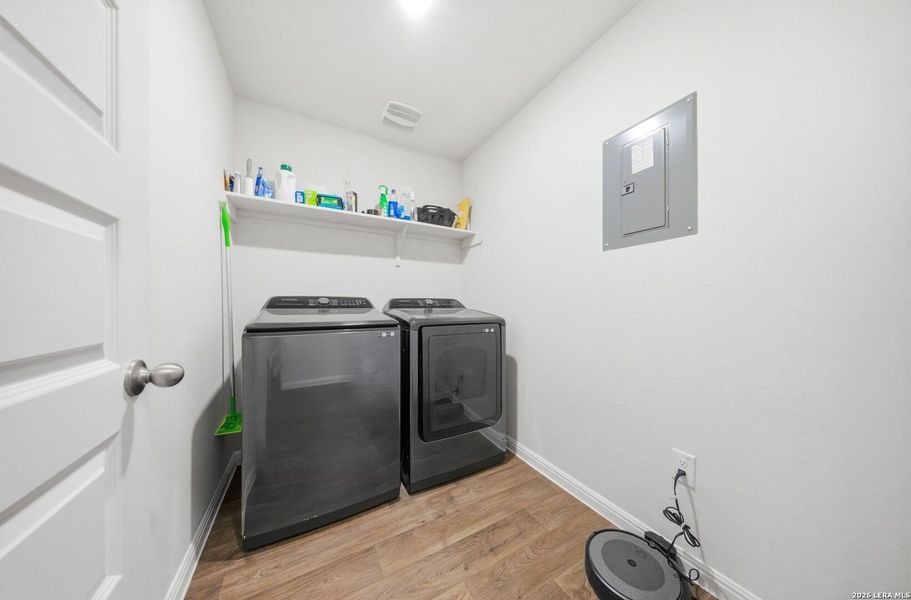 Furnished interior view inside a new home in Heather Glen, New Braunfels (Image 6). Furnished interior view inside a new home in Heather Glen, New Braunfels (Image 6).