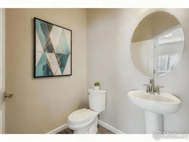 Upper level powder room