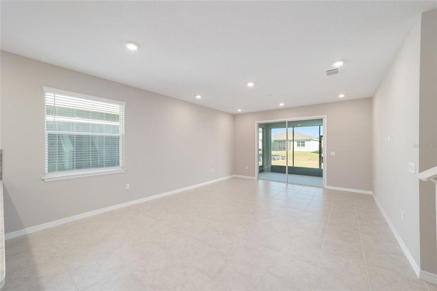 Spacious, unfurnished interior of a new home in Calesa Township, Ocala (Image 36).
