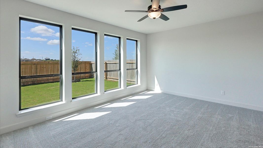 Spacious, unfurnished interior of a new home in Haby Hill, San Antonio (Image 18).