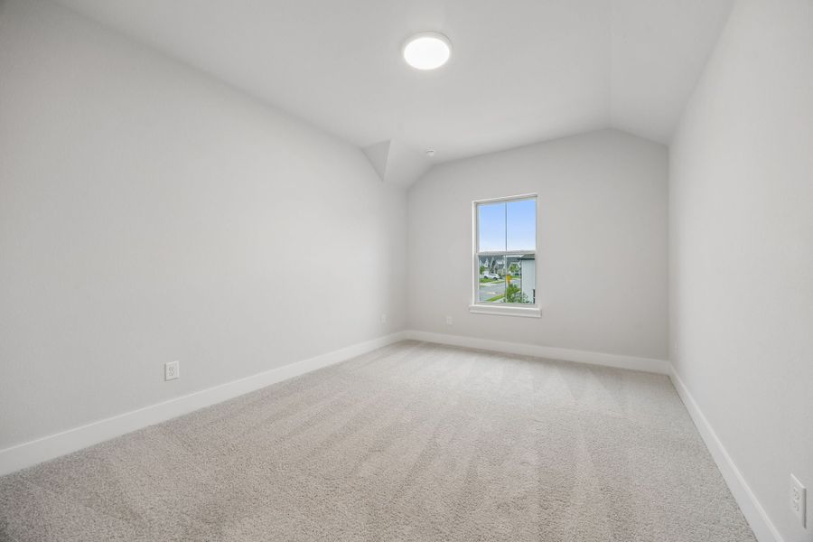 Spacious, unfurnished interior of a new home in Painted Tree Lakeside, McKinney (Image 29).
