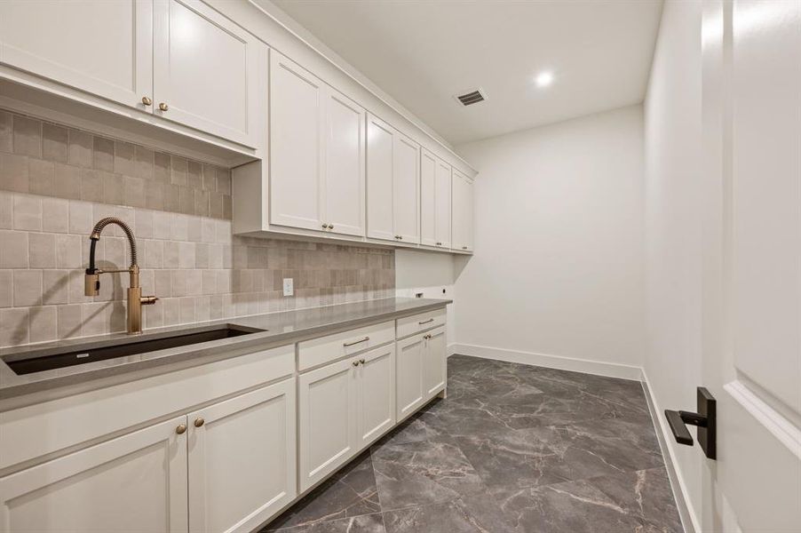 Furnished interior view inside a new home in The Resort on Eagle Mt. Lake, Fort Worth (Image 12).