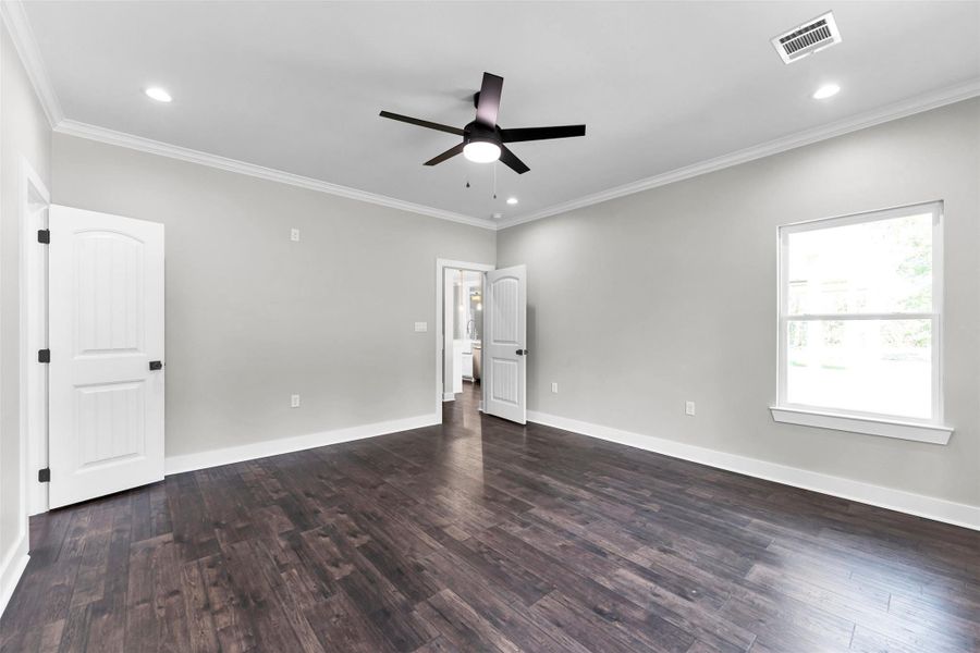 Spacious, unfurnished interior of a new home in , New Waverly (Image 28).