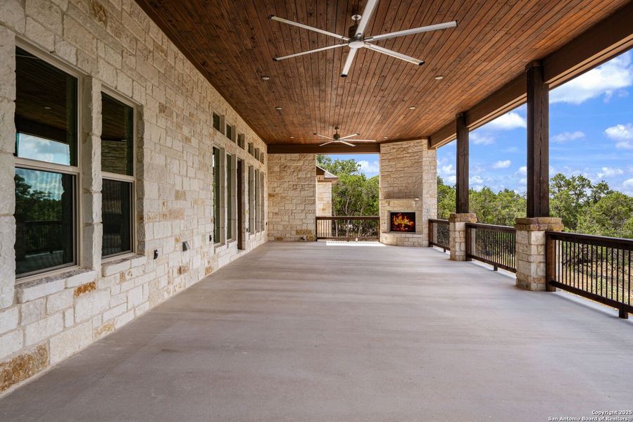 Spacious, unfurnished interior of a new home in , New Braunfels (Image 26). Spacious, unfurnished interior of a new home in , New Braunfels (Image 26).