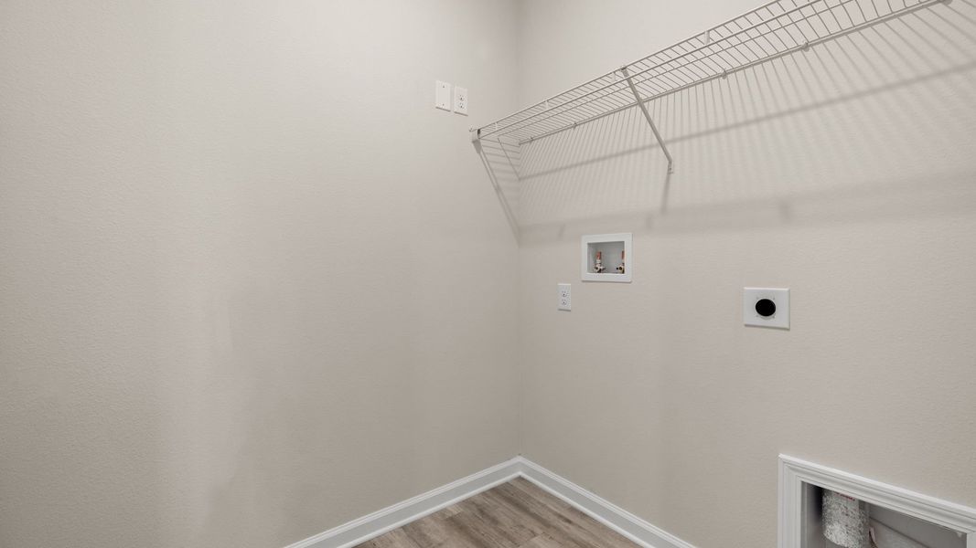 Spacious, unfurnished interior of a new home in Hodges Bayou Plantation, Panama City (Image 36).