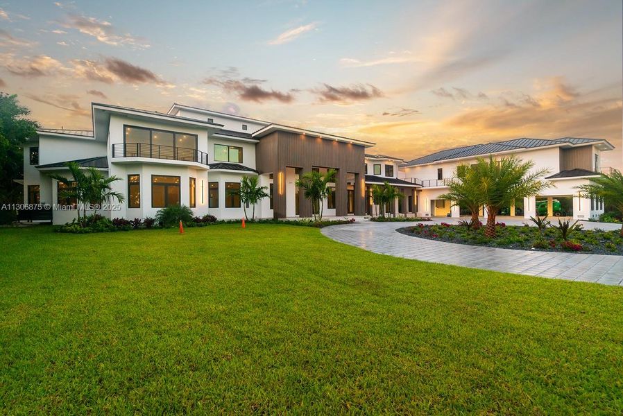 Private Gated Entry With Circular Driveway Private Gated Entry With Circular Driveway