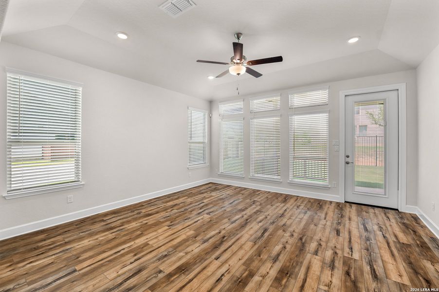 Spacious, unfurnished interior of a new home in Ventana, Bulverde (Image 28). Spacious, unfurnished interior of a new home in Ventana, Bulverde (Image 28).