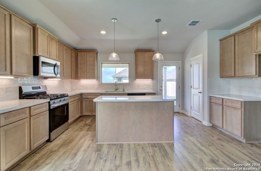 Furnished interior view inside a new home in Dauer Ranch, New Braunfels (Image 10).