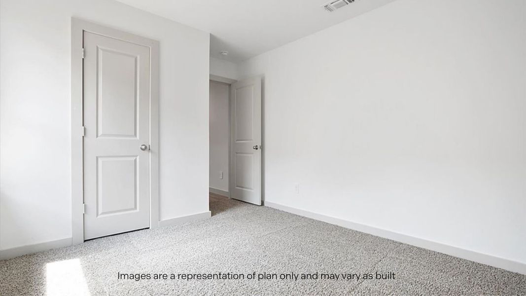 Spacious, unfurnished interior of a new home in Terra Vista, Lubbock (Image 11).