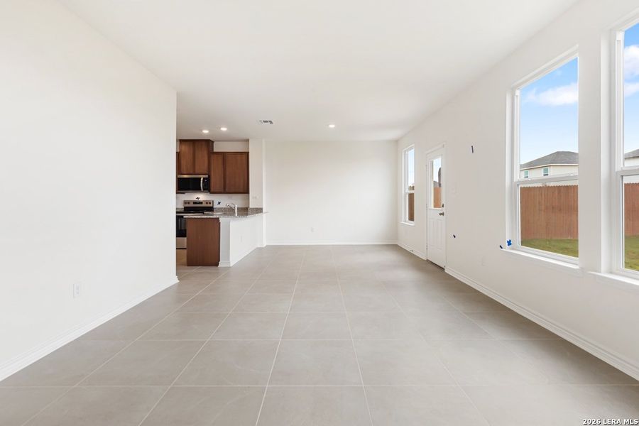 Spacious, unfurnished interior of a new home in Southton Cove, Elmendorf (Image 15).