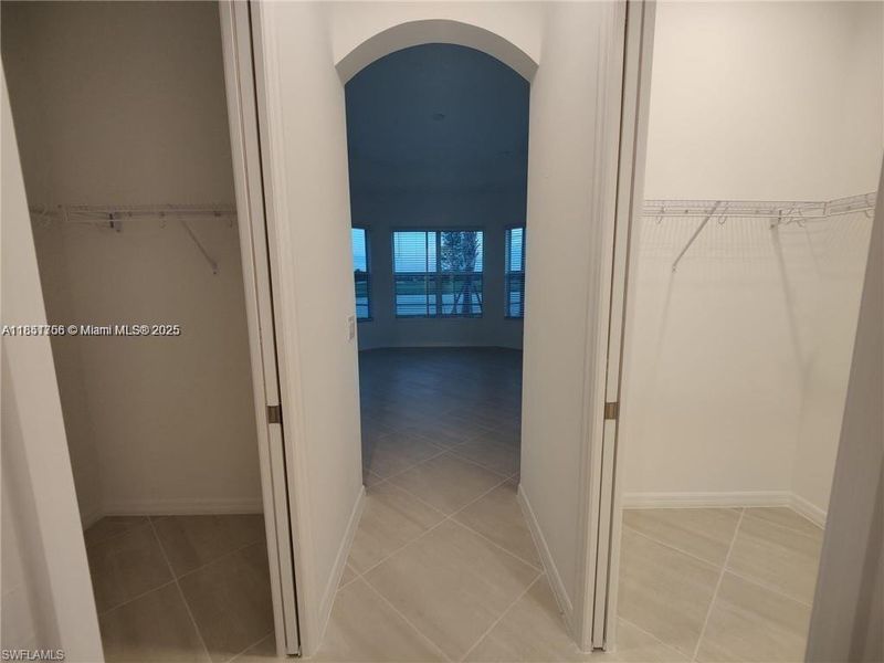 Image 86 of a home in .