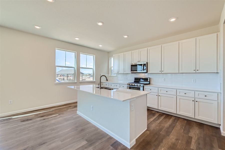 1312 loraine cir s - web quality - 002 - 08 kitchen