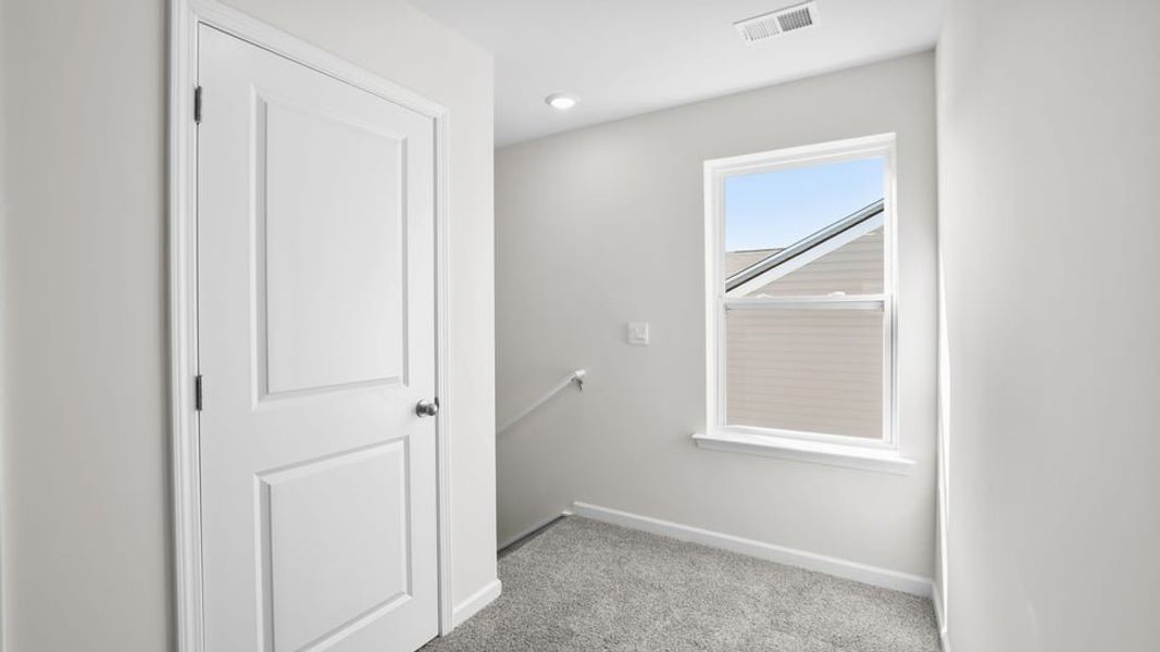 Spacious, unfurnished interior of a new home in Durbin Meadows, Fountain Inn (Image 29).