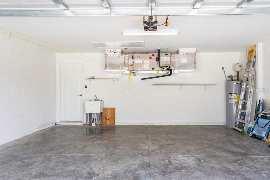 Spacious, unfurnished interior of a new home in , Palm Coast (Image 36).