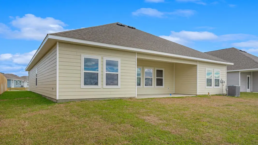 Exterior details and patio area of a home in Hodges Bayou Plantation, Panama City (Image 3).