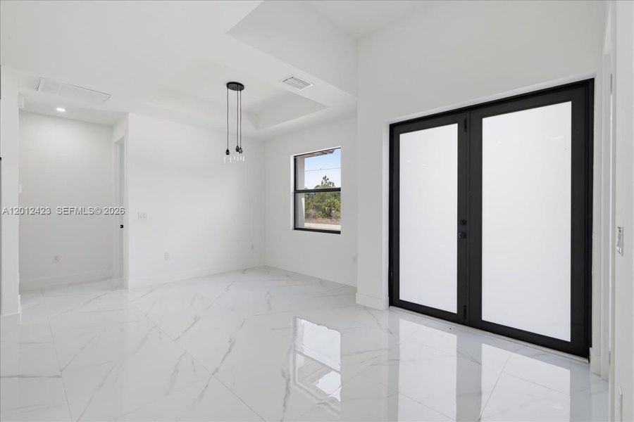 Spacious, unfurnished interior of a new home in , Lehigh Acres (Image 18).