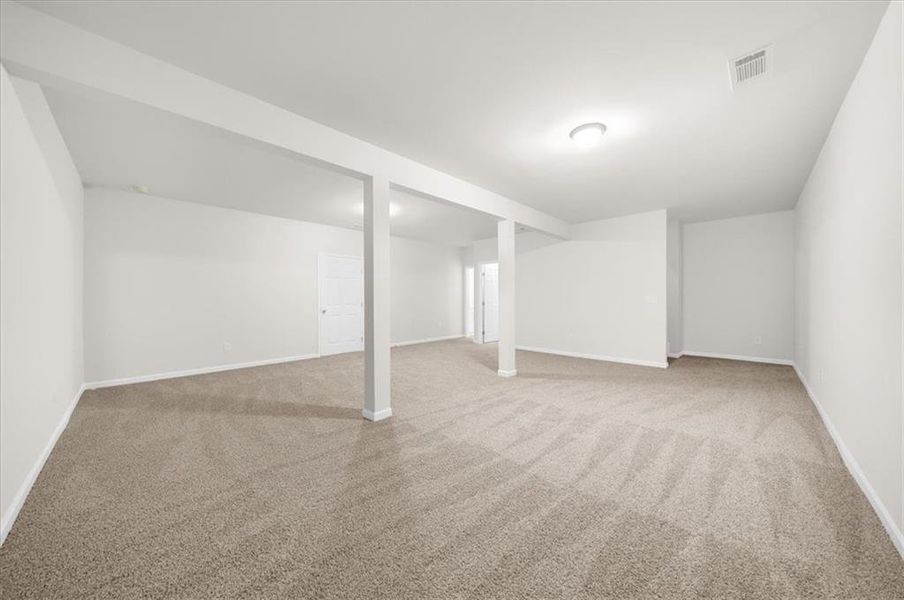 Spacious, unfurnished interior of a new home in , Gainesville (Image 24).