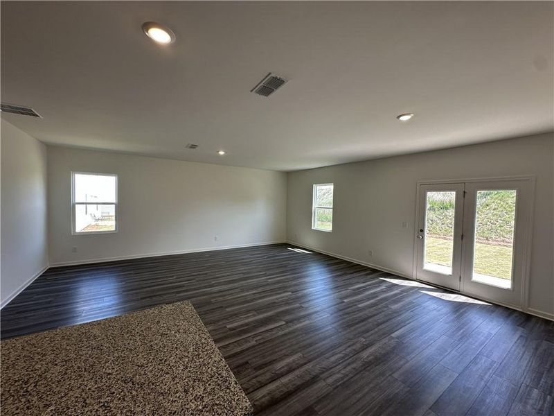 Spacious, unfurnished interior of a new home in Crescent Pointe, Carrollton (Image 14). Spacious, unfurnished interior of a new home in Crescent Pointe, Carrollton (Image 14).