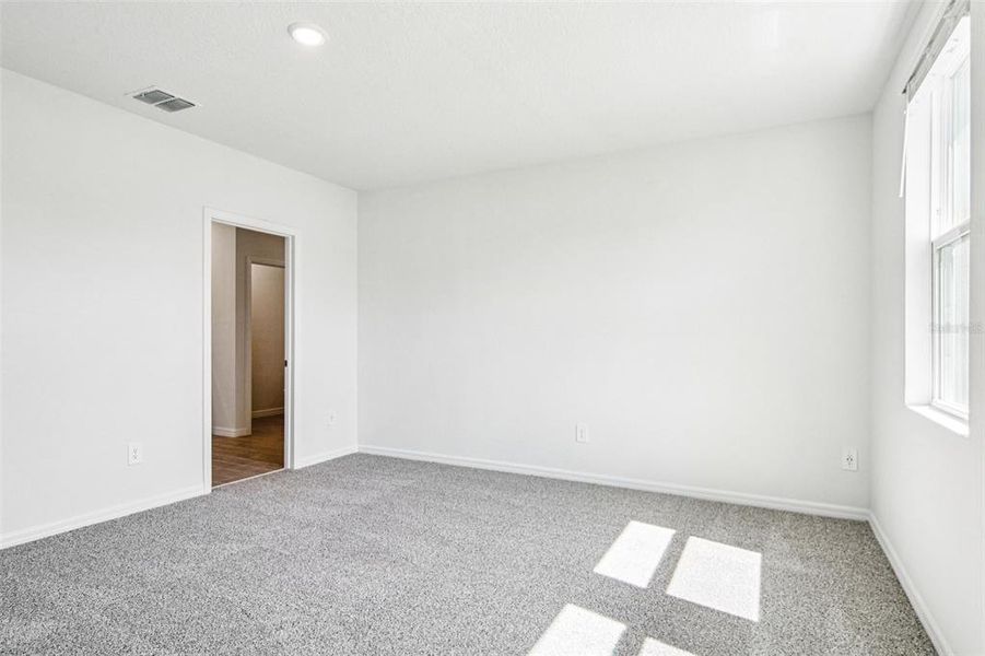 Spacious, unfurnished interior of a new home in Two Rivers - Classic Series, Zephyrhills (Image 20).