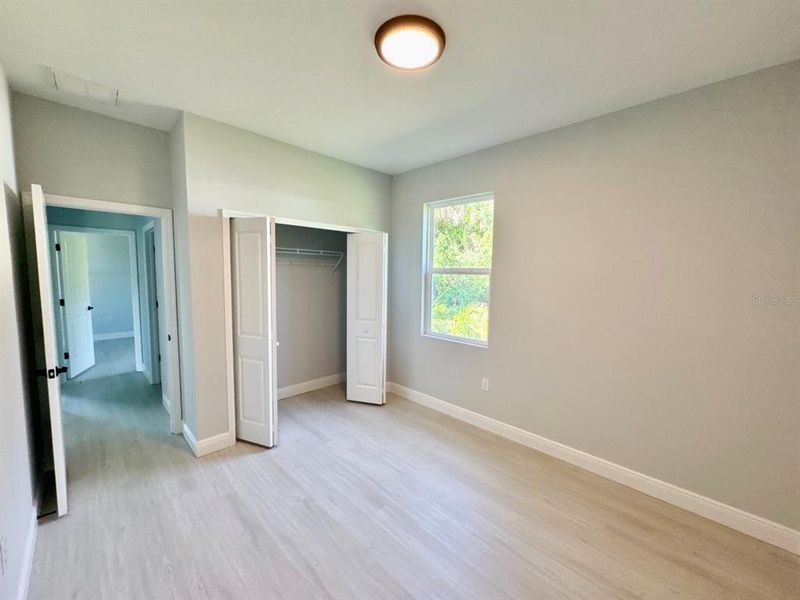 Spacious, unfurnished interior of a new home in , Ocala (Image 8).