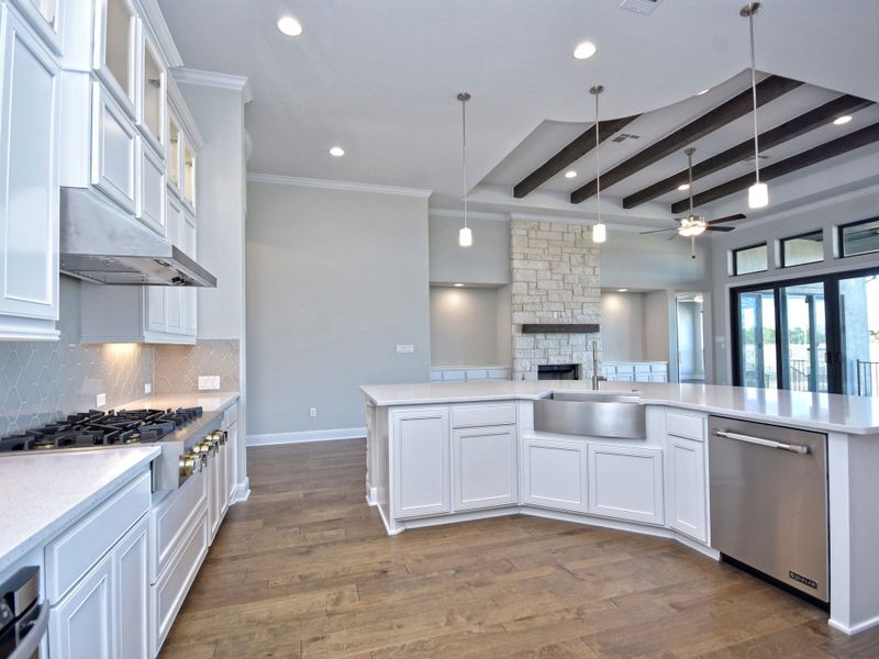 Representative furnished interior of a home built from the San Simeon I by Giddens Homes in Clearwater Ranch, Liberty Hill (Image 317).