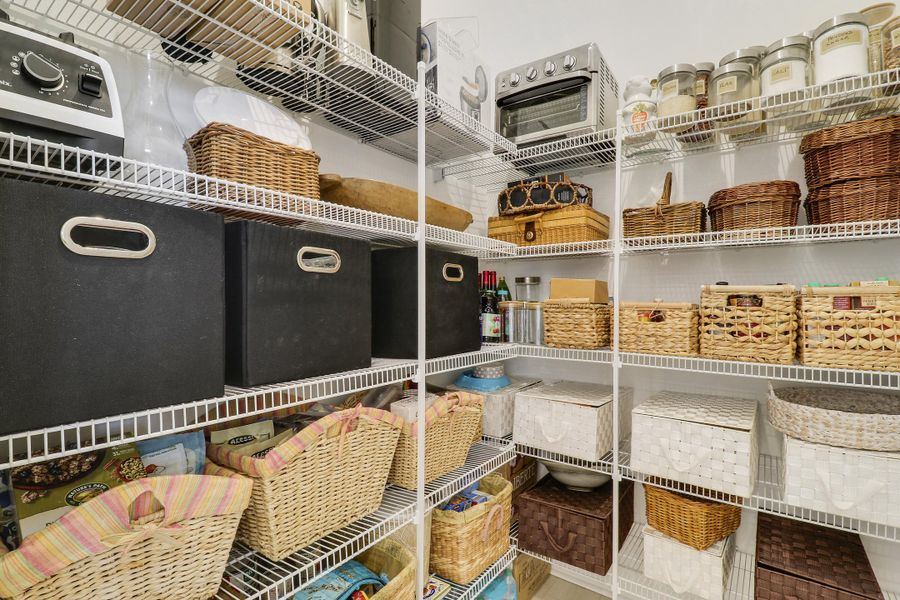 Walk-in Pantry Walk-in Pantry