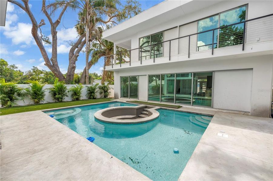 Furnished interior view inside a new home in , Sarasota (Image 27).