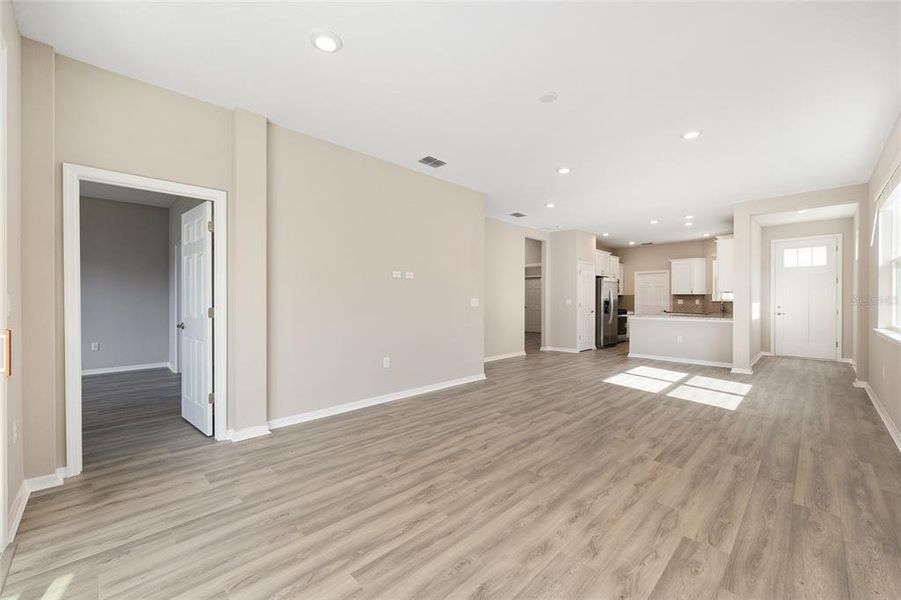 Spacious, unfurnished interior of a new home in , Ocala (Image 33).