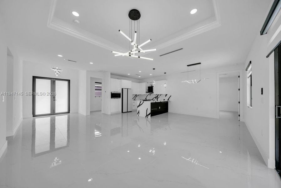 Spacious, unfurnished interior of a new home in , Lehigh Acres (Image 12).