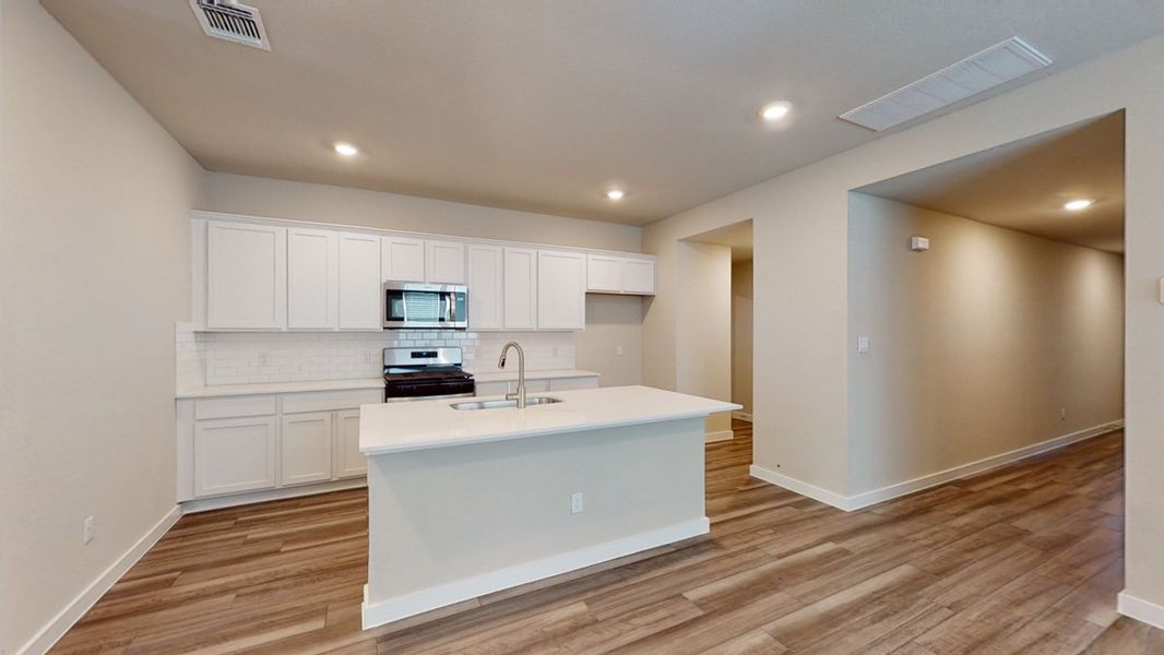 Furnished interior view inside a new home in Saratoga Crossing, Corpus Christi (Image 6).