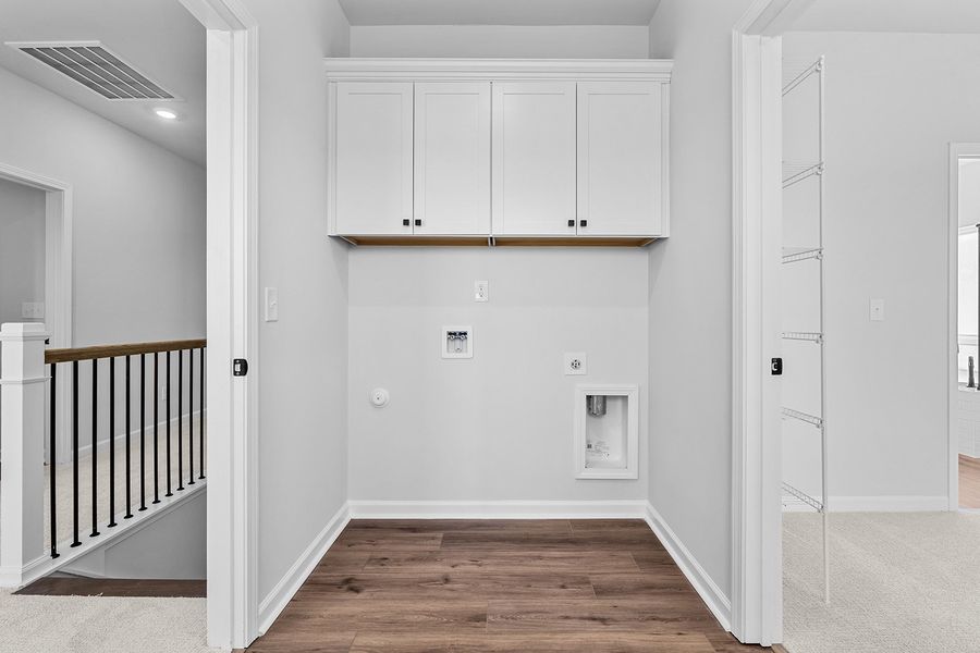 Spacious, unfurnished interior of a new home in Fieldstone, Lexington (Image 35).