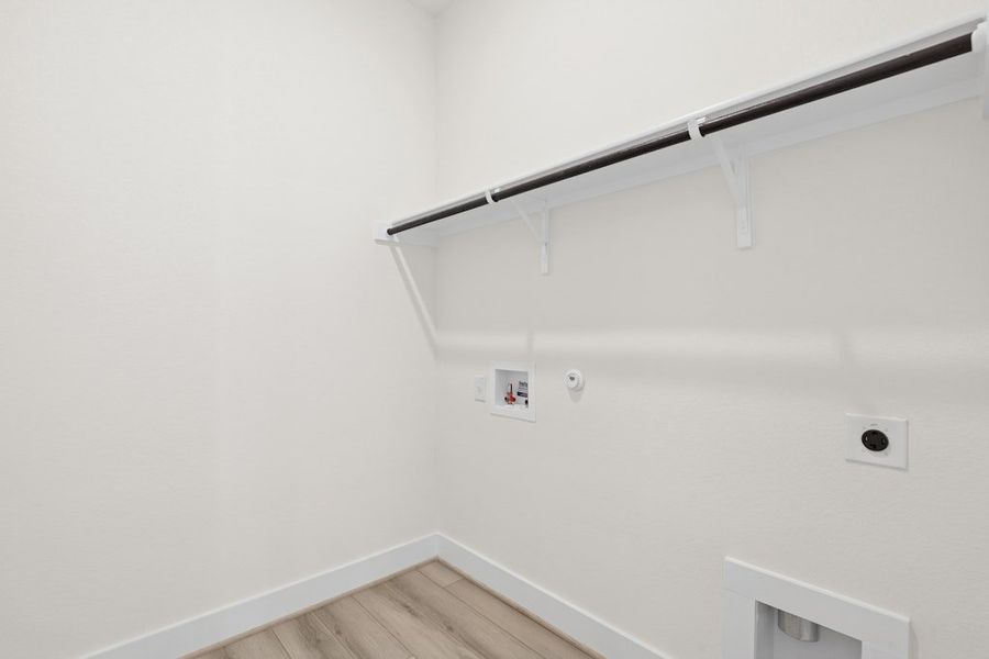 Spacious, unfurnished interior of a new home in Blackhawk, Pflugerville (Image 24).