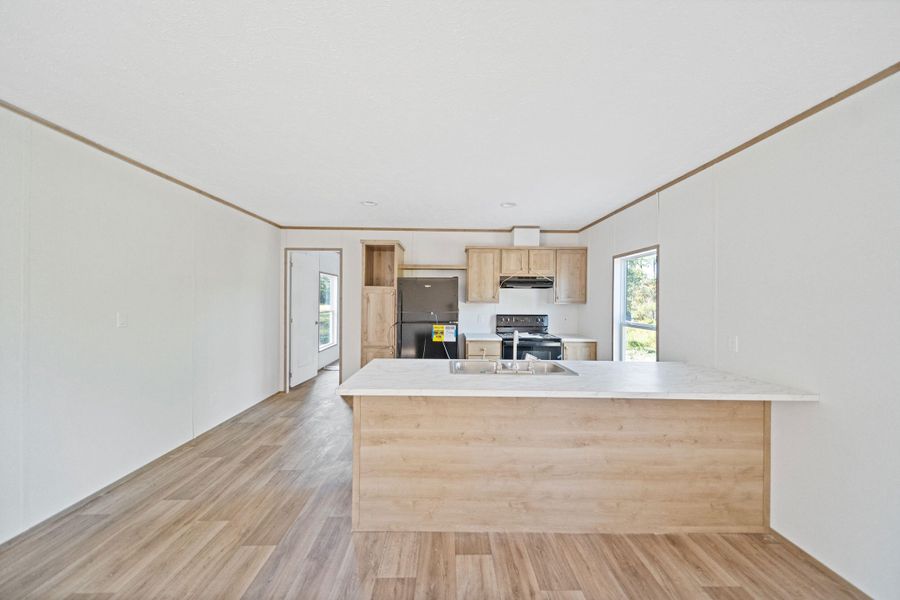 Spacious, unfurnished interior of a new home in , St. Matthews (Image 16).