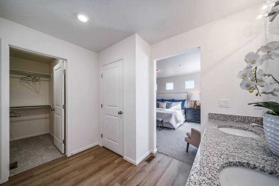 Furnished interior view inside a new home in Thompson River Ranch, Johnstown (Image 15).