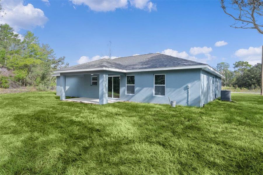 Exterior details and patio area of a home in , Ocklawaha (Image 3).