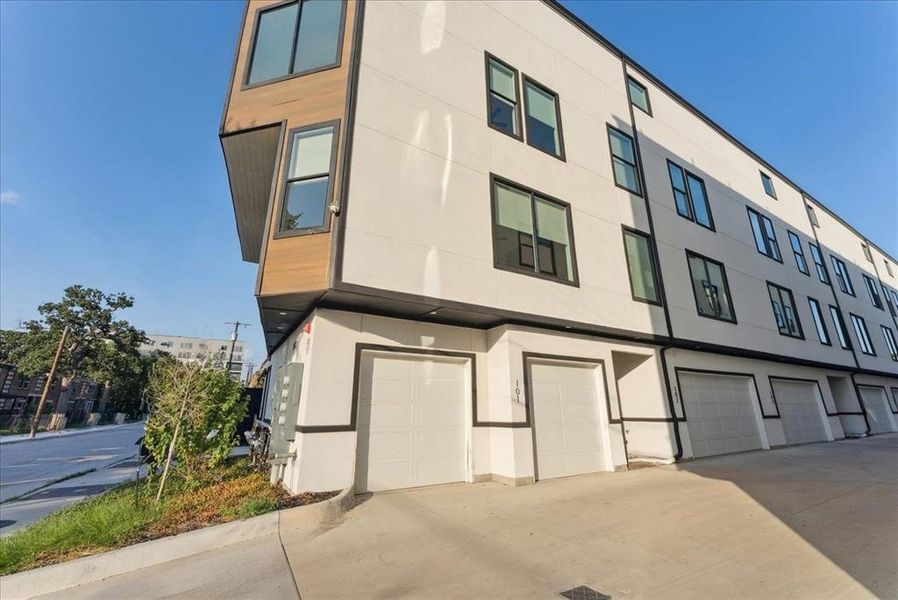 *All photos pictured are unit #101 in building 1512, Coloring/finishes will vary unit to unit. Other differences may be present* *All photos pictured are unit #101 in building 1512, Coloring/finishes will vary unit to unit. Other differences may be present*