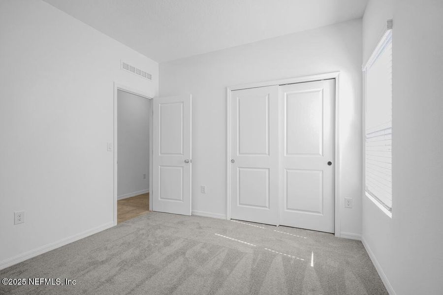 Spacious, unfurnished interior of a new home in Coopers Meadow, Jacksonville (Image 30).