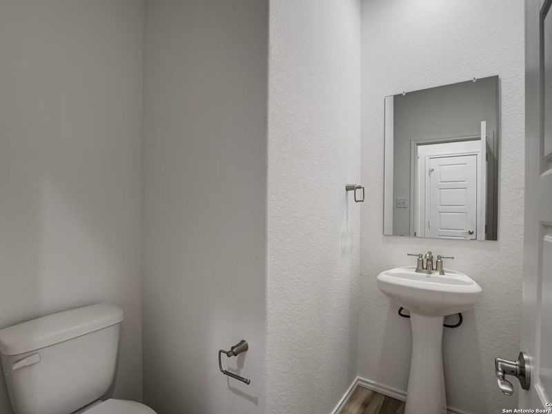 Furnished interior view inside a new home in Hannah Heights, Seguin (Image 8).