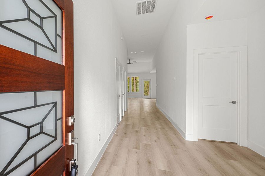 Spacious, unfurnished interior of a new home in , Conroe (Image 18). Spacious, unfurnished interior of a new home in , Conroe (Image 18).
