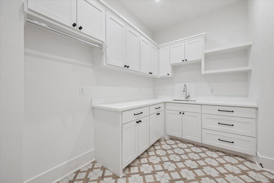 Spacious, unfurnished interior of a new home in , Houston (Image 41).