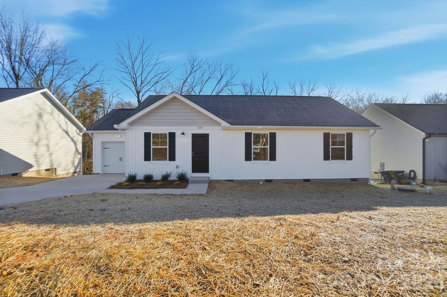 Exterior details and patio area of a home in , Statesville (Image 23).