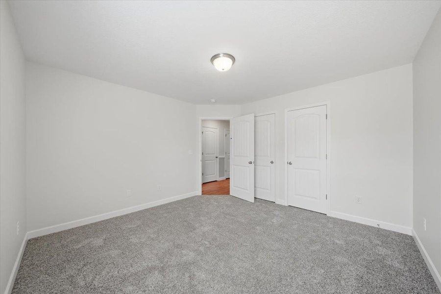 Spacious, unfurnished interior of a new home in Bent Tree, Gaffney (Image 28).