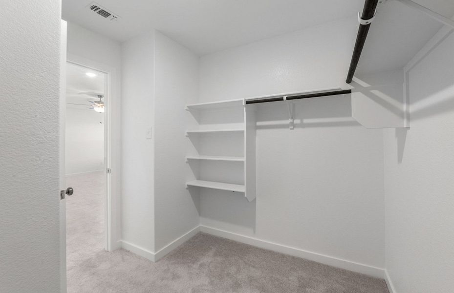Spacious, unfurnished interior of a new home in Sunfield, Buda (Image 26). Spacious, unfurnished interior of a new home in Sunfield, Buda (Image 26).
