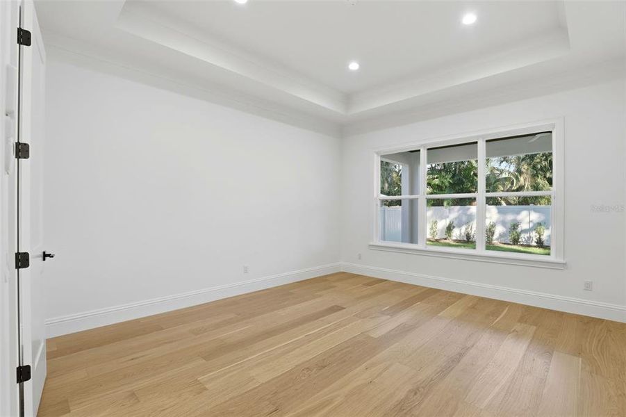 Spacious, unfurnished interior of a new home in , Orlando (Image 22).