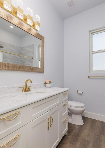 Furnished interior view inside a new home in , Gainesville (Image 13).