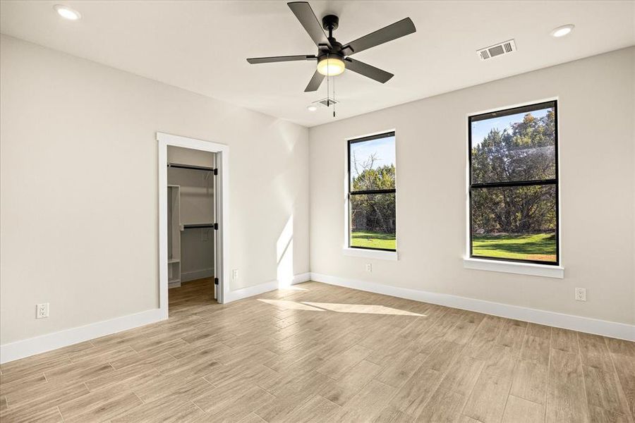 Spacious, unfurnished interior of a new home in , Granbury (Image 29). Spacious, unfurnished interior of a new home in , Granbury (Image 29).