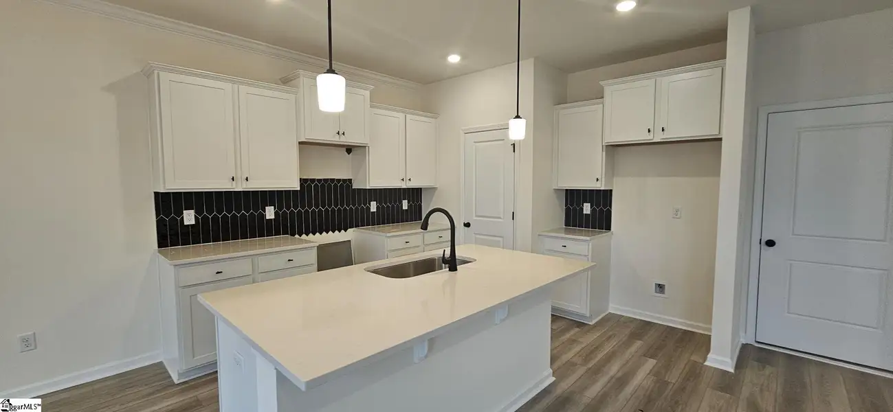 Furnished interior view inside a new home in Sedona, Greenville (Image 4).
